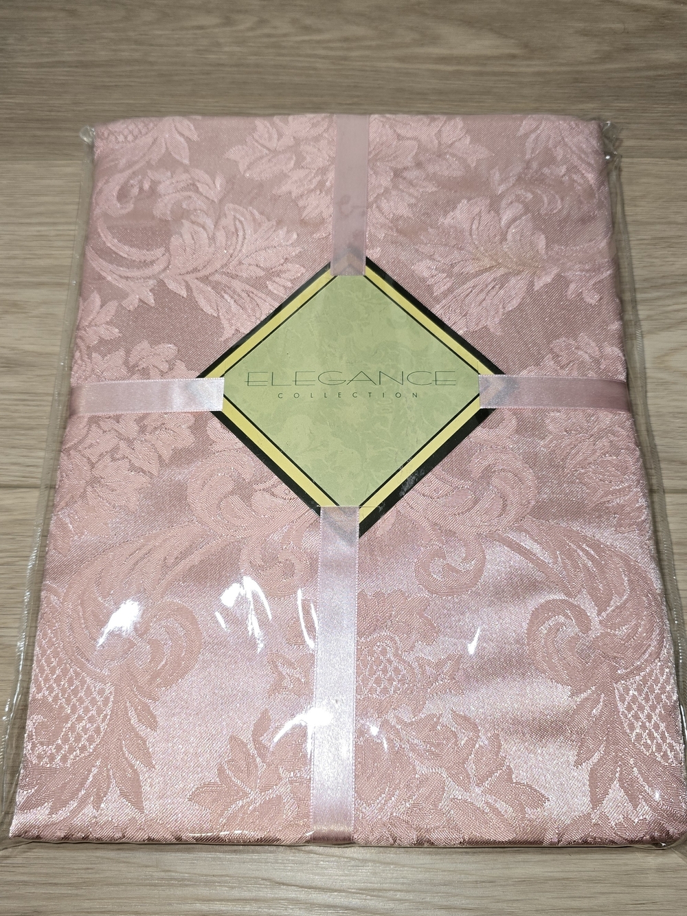 NWT Elegance Collection Pink Damask Tablecloth 60x84 Rectangular Floral Table